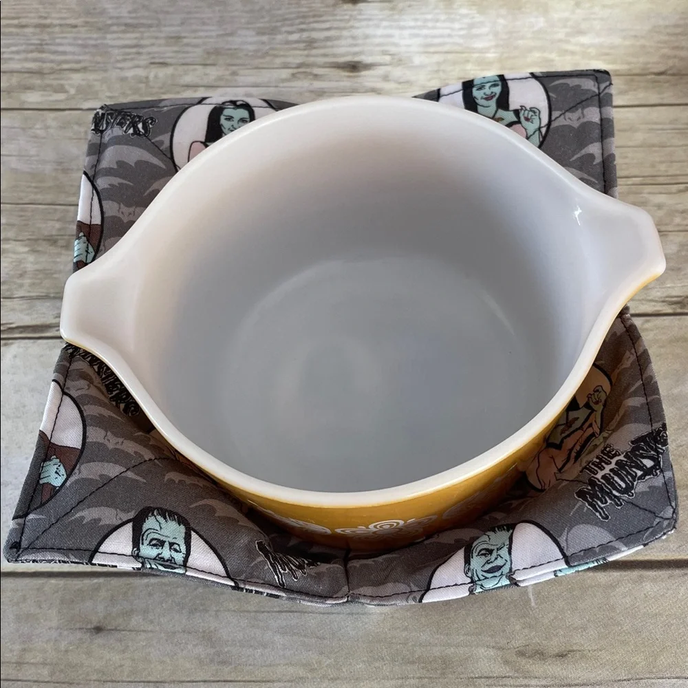 Munsters Micro / Ice Cream Bowl Cozy Reversible Same All Cotton